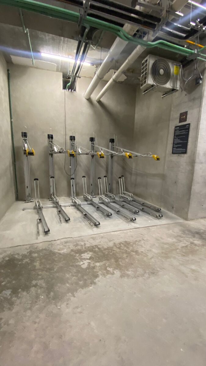 17 de 25: BICI ESTACIONAMIENTO