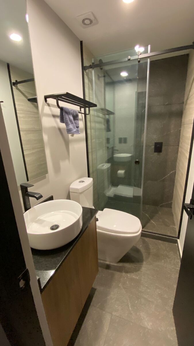 7 de 25: BAÑO COMPLETO