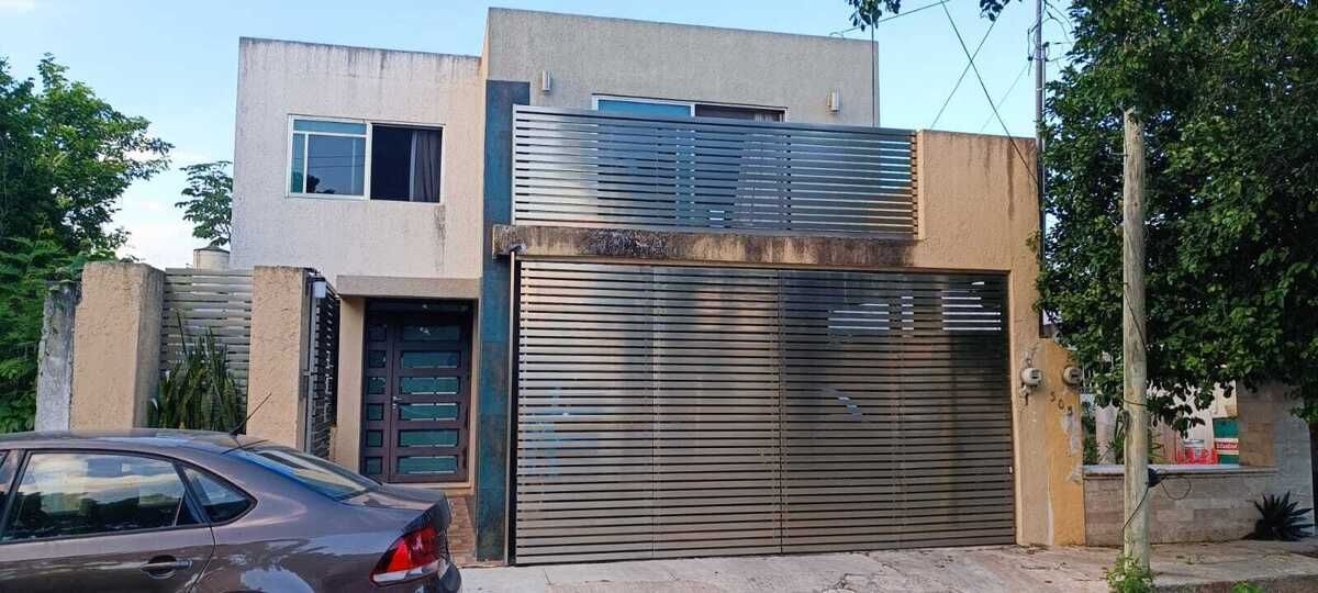 1 of 10: Fachada