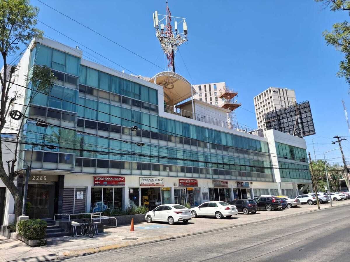 1 of 8: EDIFICIO