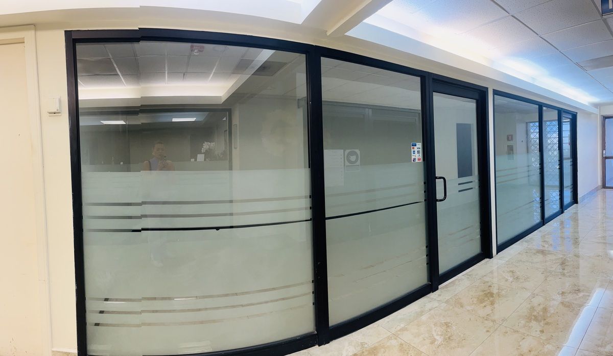 1 of 22: Puerta principal
