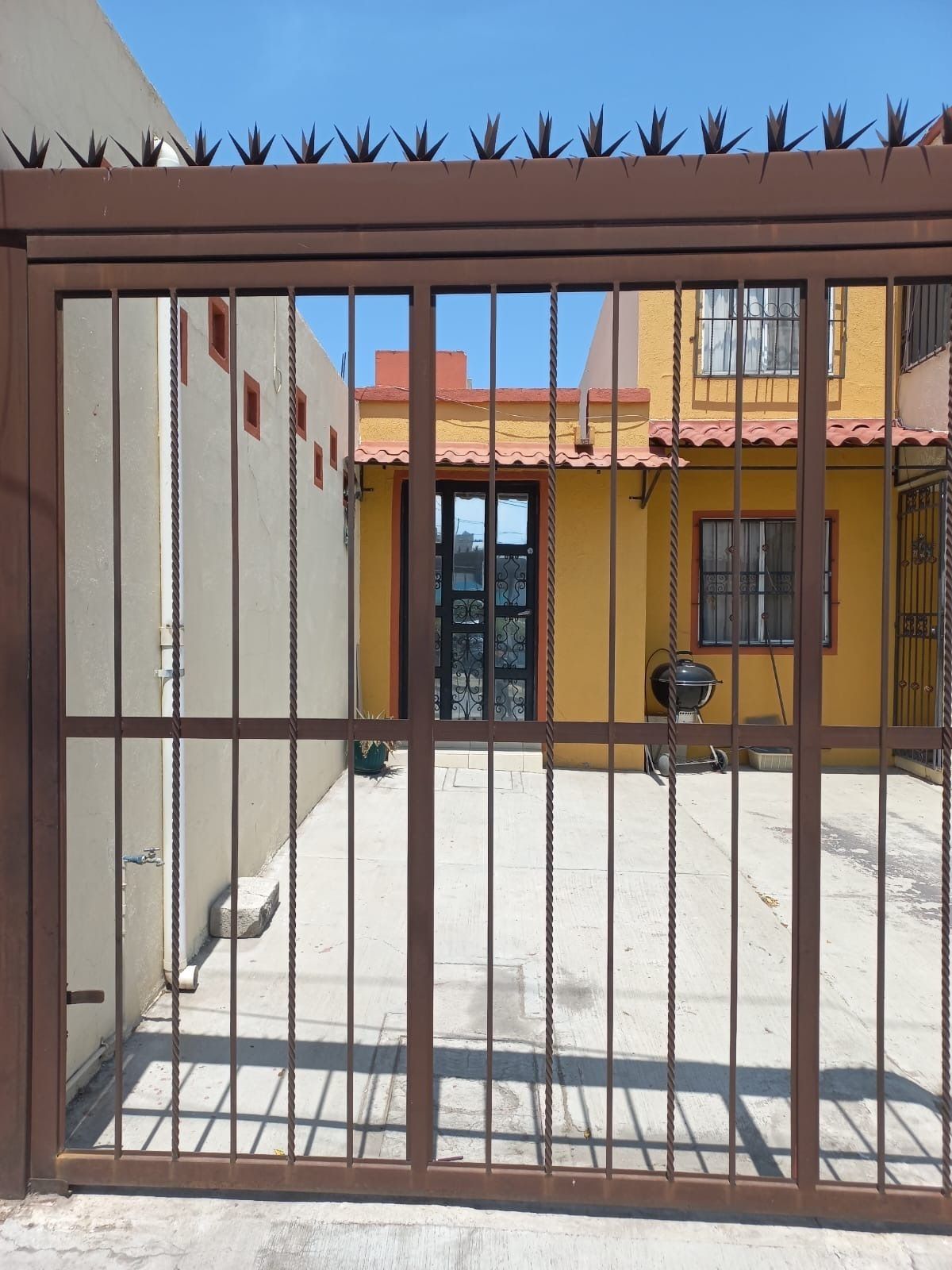 1 de 17: Fachada