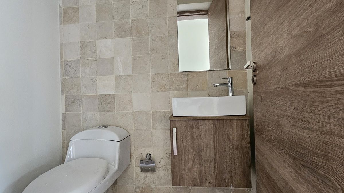 6 de 31: Baño de visitas