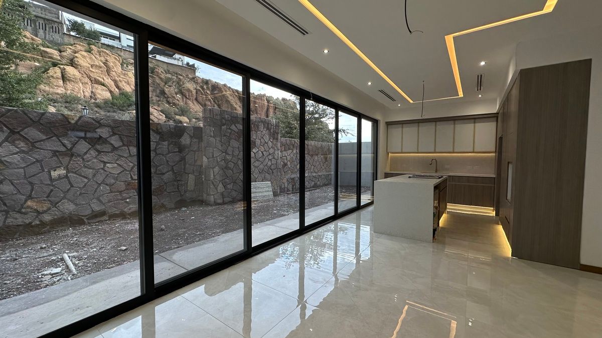 6 de 17: Comedor cocina terraza