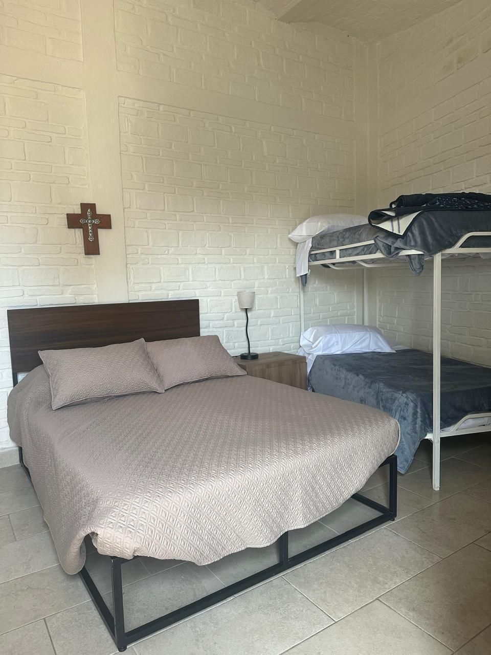 4 of 15: Cuarto A