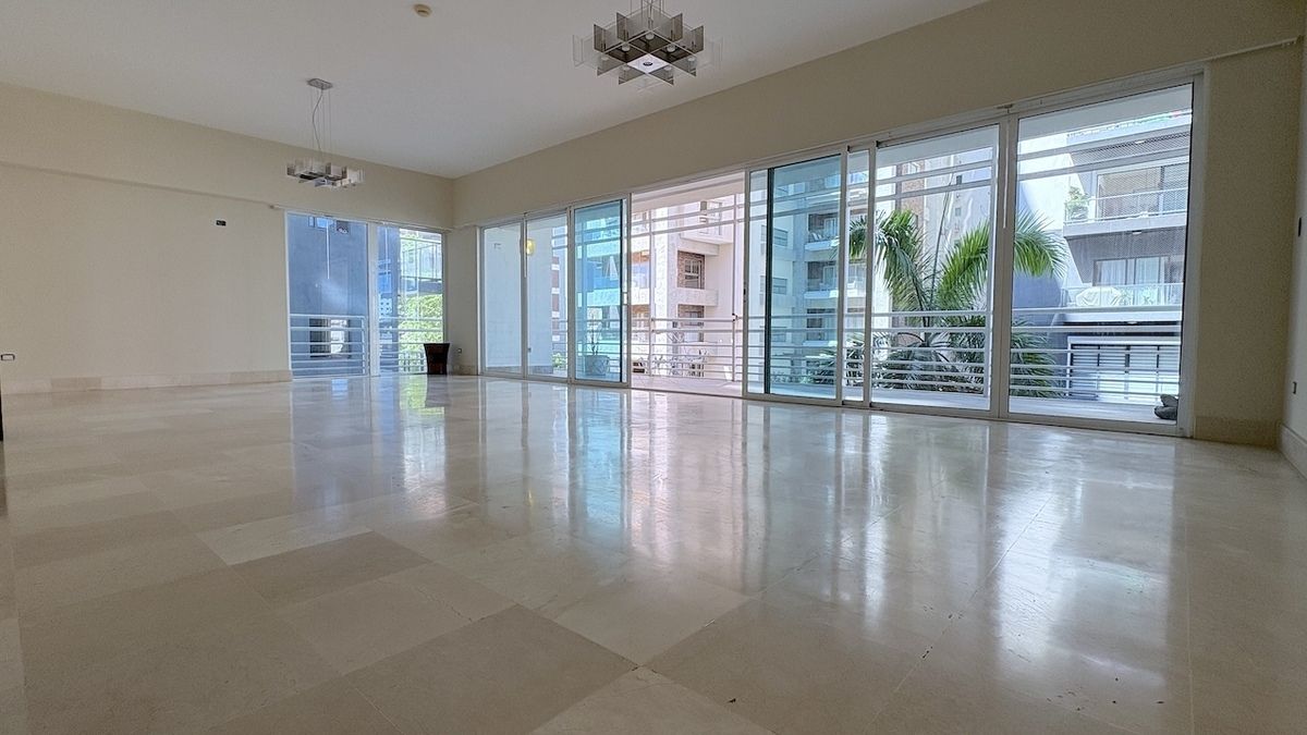 1 de 26: Sala -comedor amplia