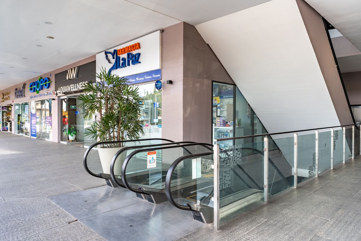 3 de 13: Local en venta en Plaza D´Lucca Valle Real