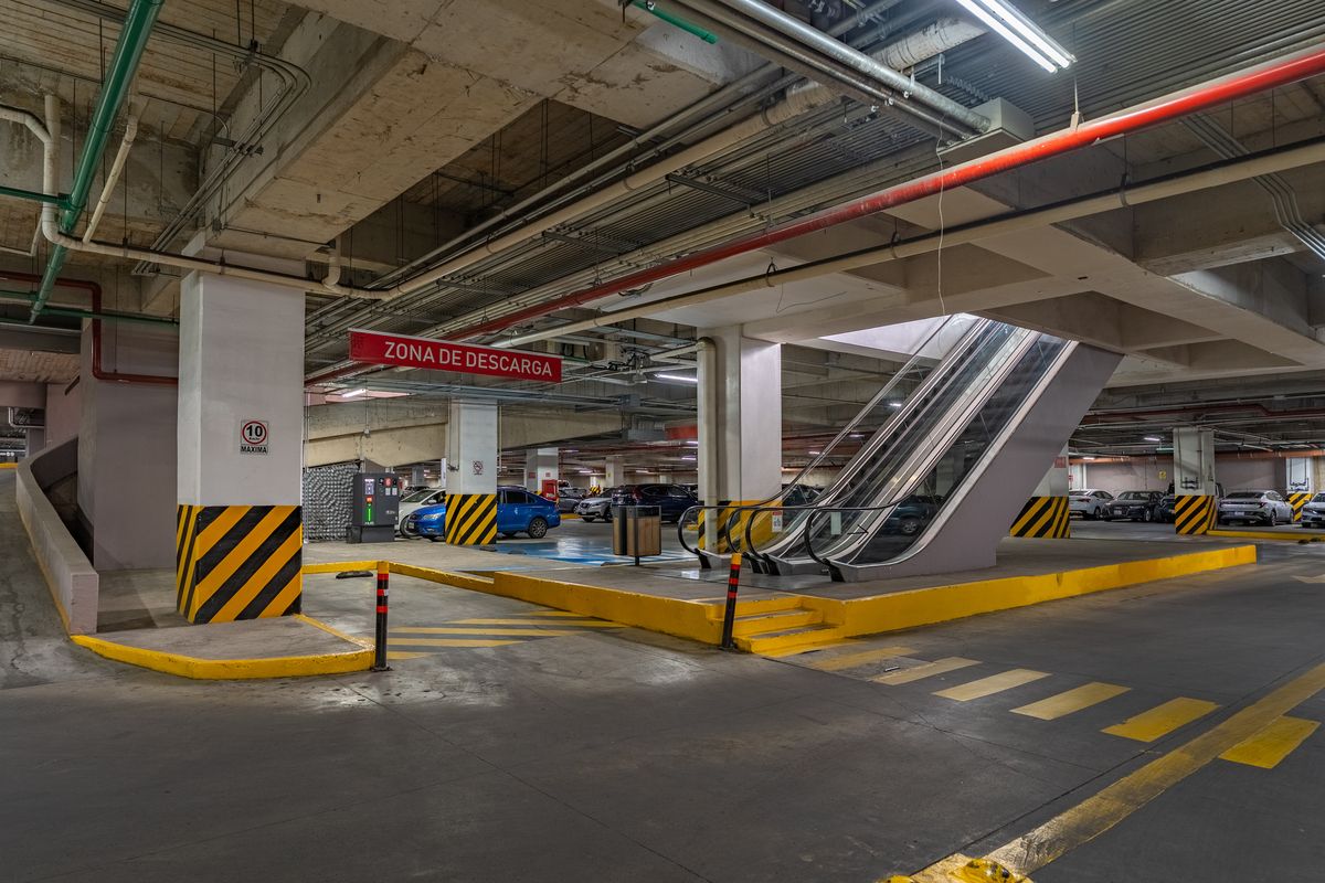 5 de 13: Local en venta en Plaza D´Lucca Valle Real