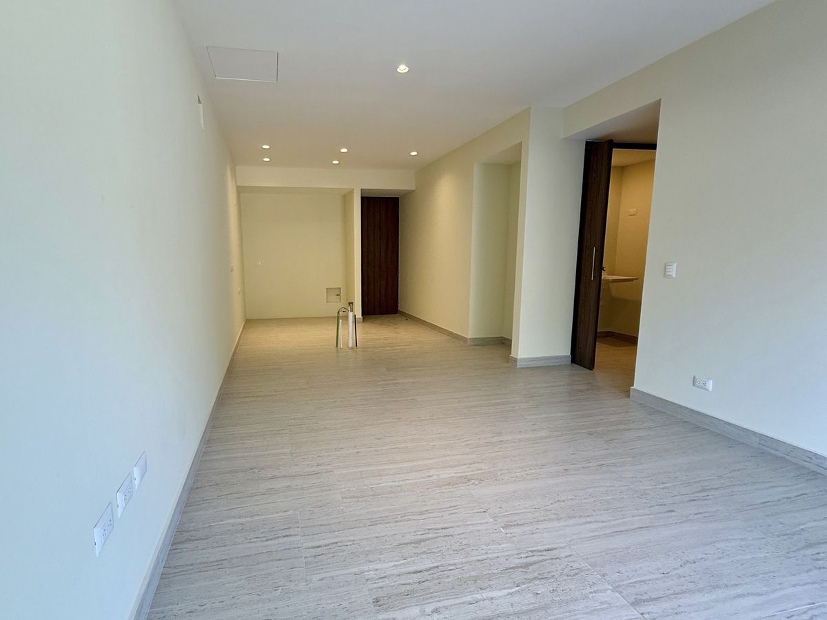 4 of 24: Sala/comedor