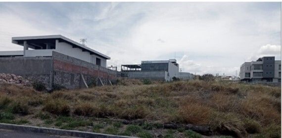 Terreno en venta con uso de suelo comercial y de servicios