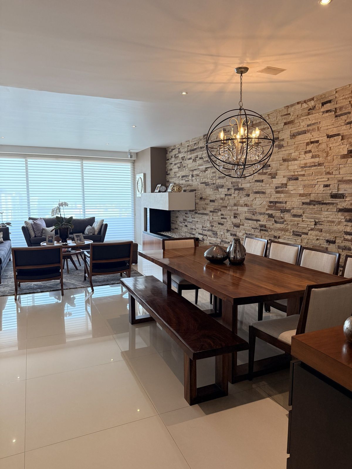 1 de 50: Sala comedor