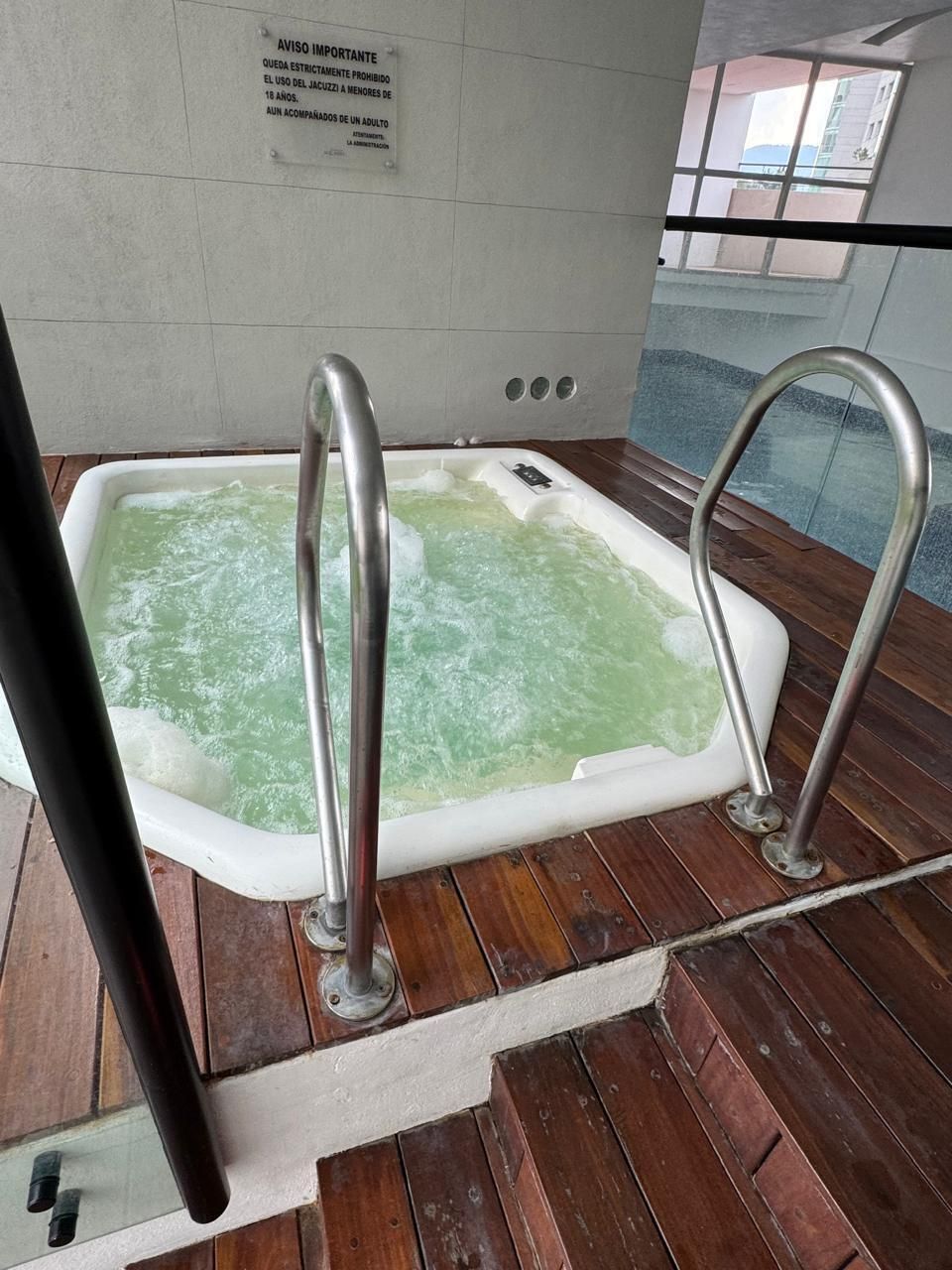 24 de 50: Jacuzzi