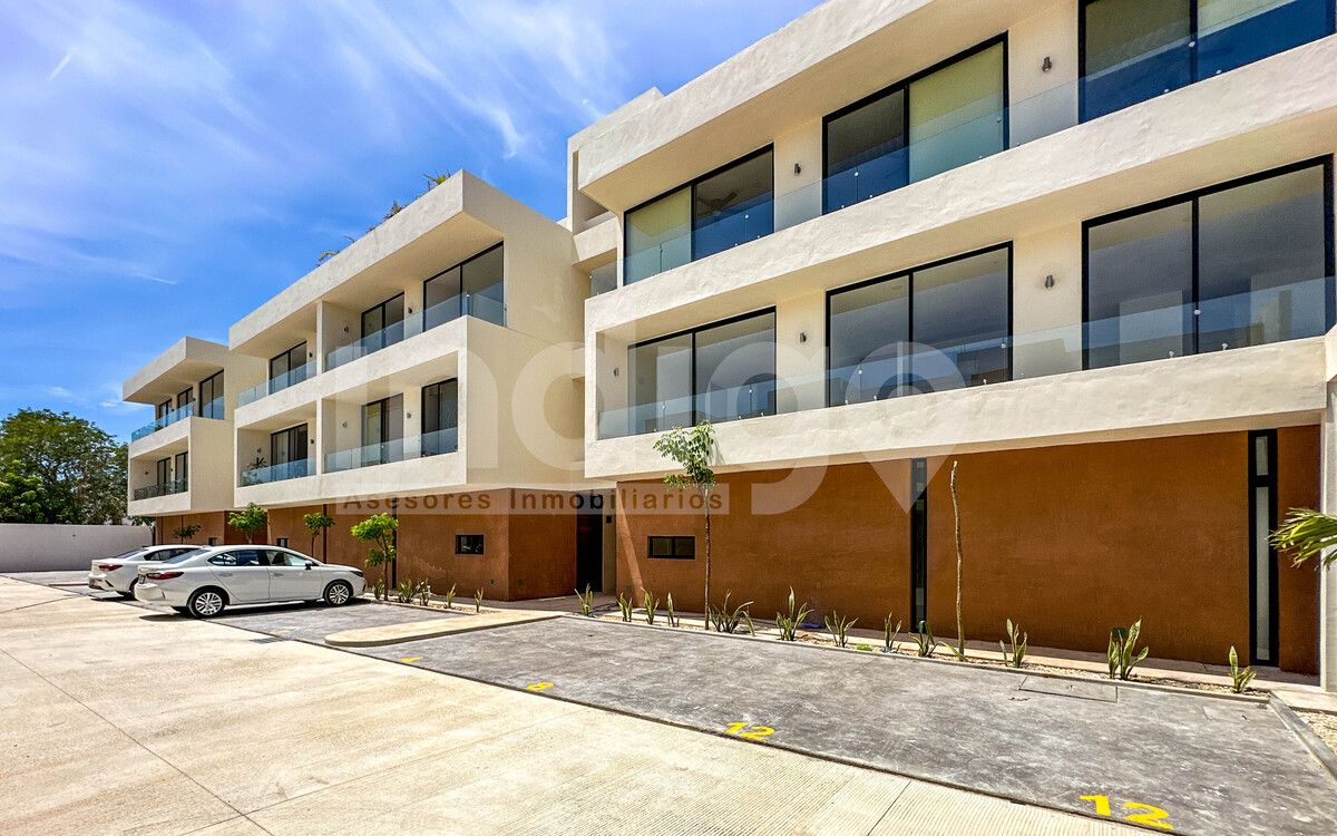 2 de 32: Fachada Frontal