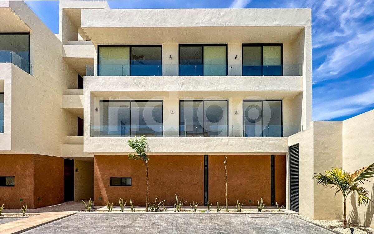 2 de 26: Fachada Frontal