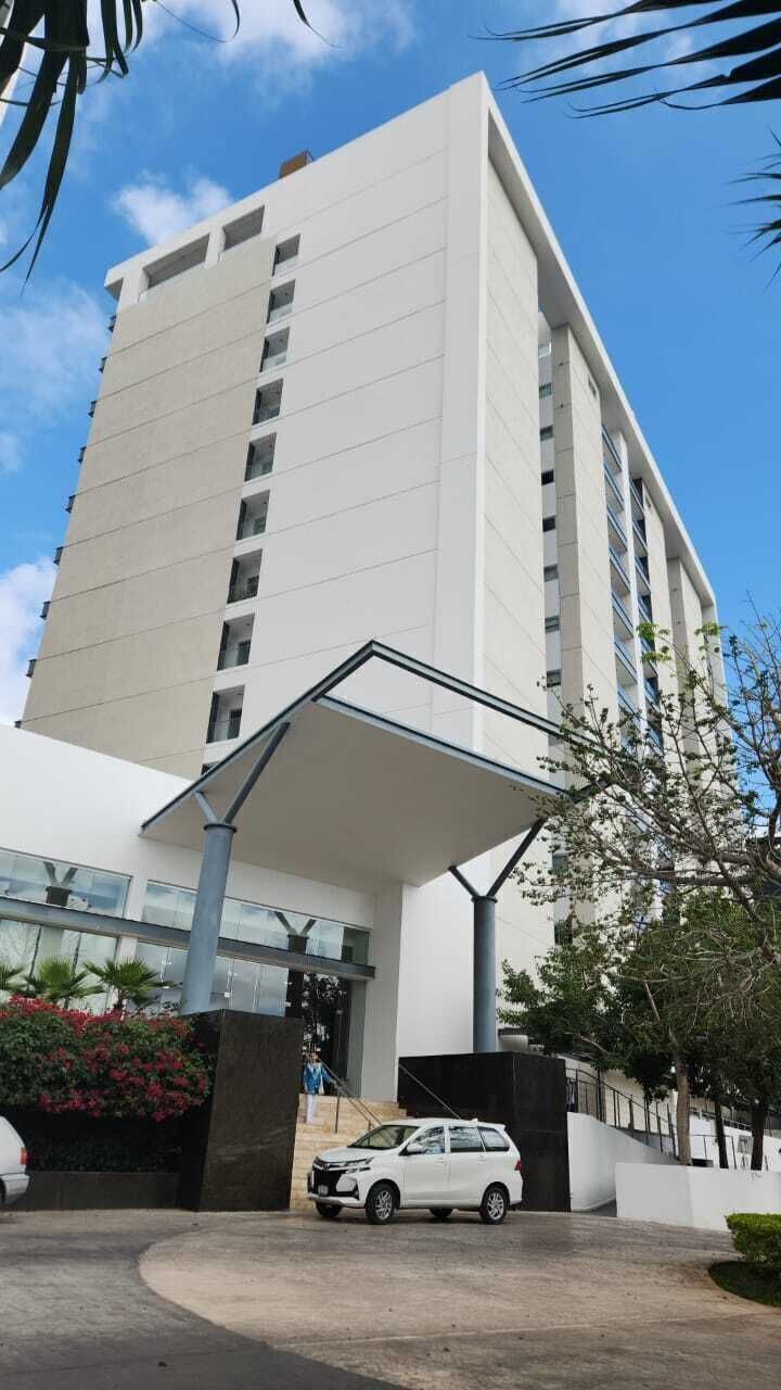 10 de 34: Fachada Principal