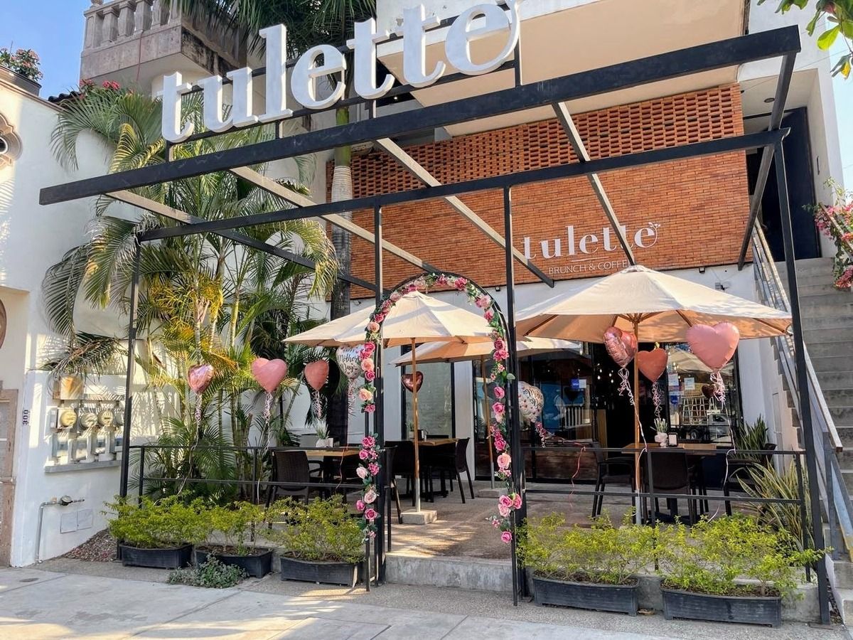 1 de 10: Terraza e ingreso al restaurante