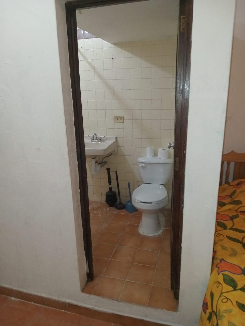 2 de 14: Baño departamento 2