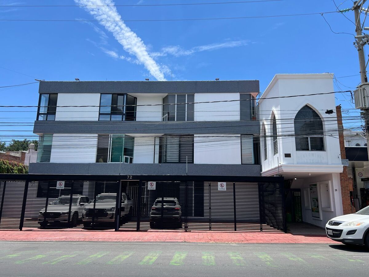 1 de 19: Fachada