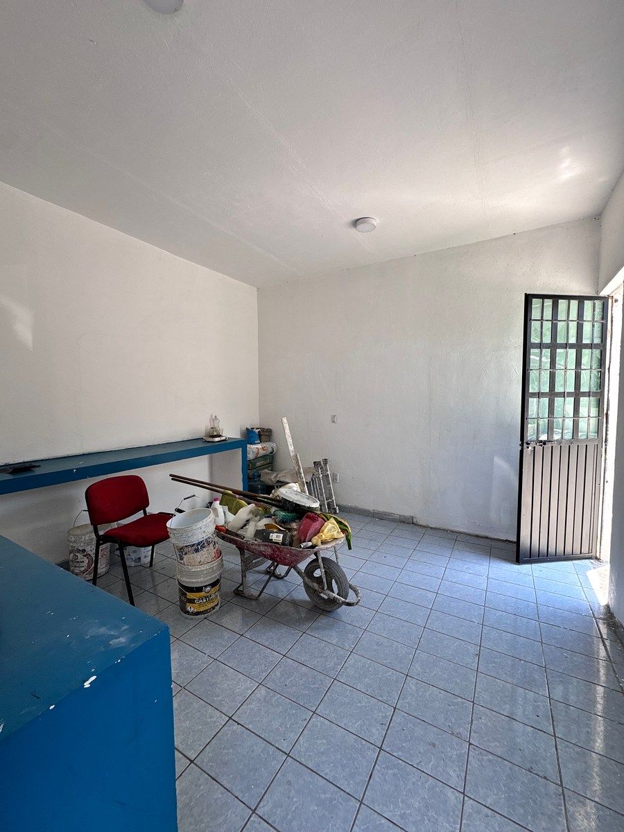 Commercial Storage Unit in El Mante, Zapopan, photo 2 of 20