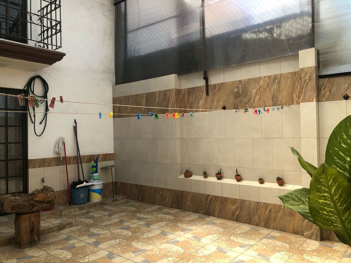 Casa en venta recamara en Planta Baja, céntrica. Querétaro.