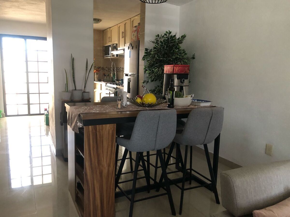 Casa en venta recamara en Planta Baja, céntrica. Querétaro.