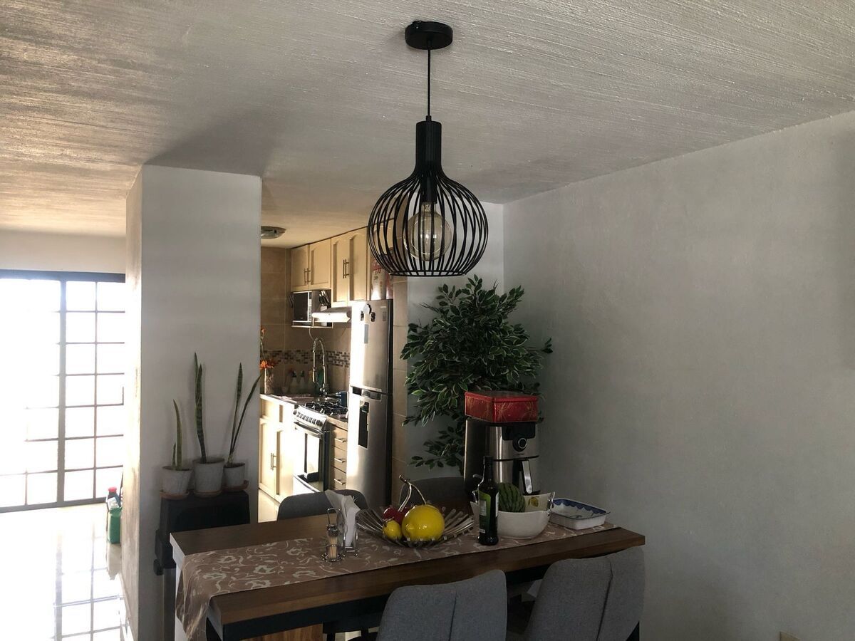 Casa en venta recamara en Planta Baja, céntrica. Querétaro.