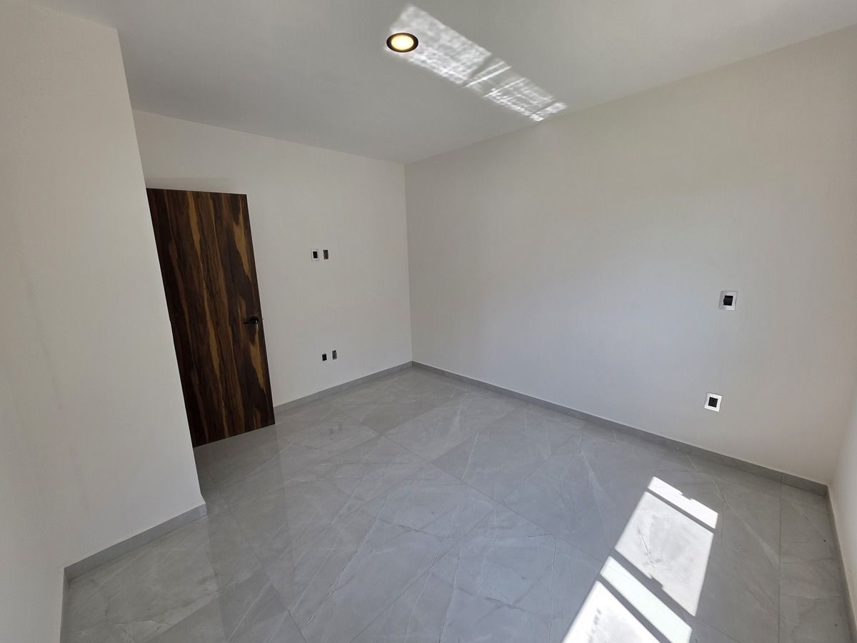 17 of 35: ESTUDIO EN PLANTA BAJA