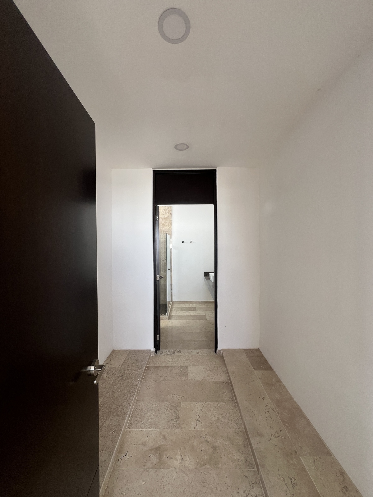 16 de 21: Closet Vestidor, Habitación Prinicpal