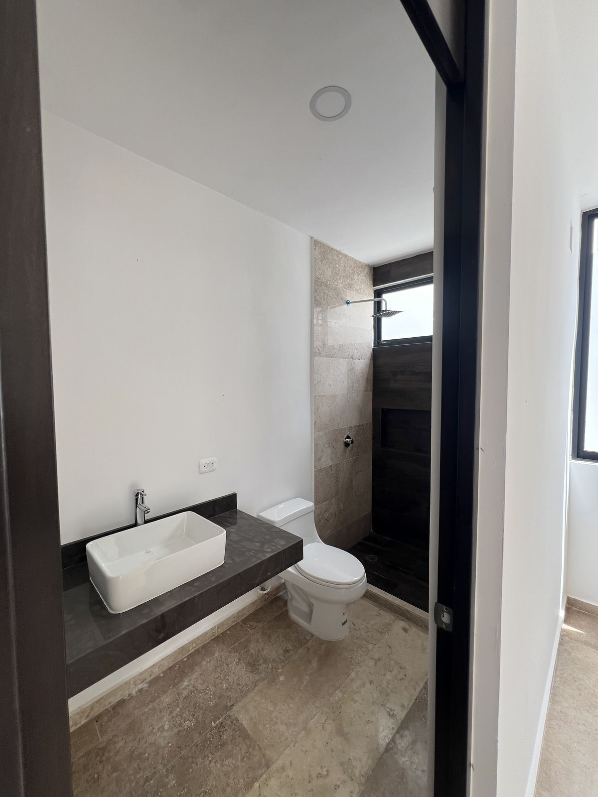 10 de 21: Baño, Habitación Planta Baja