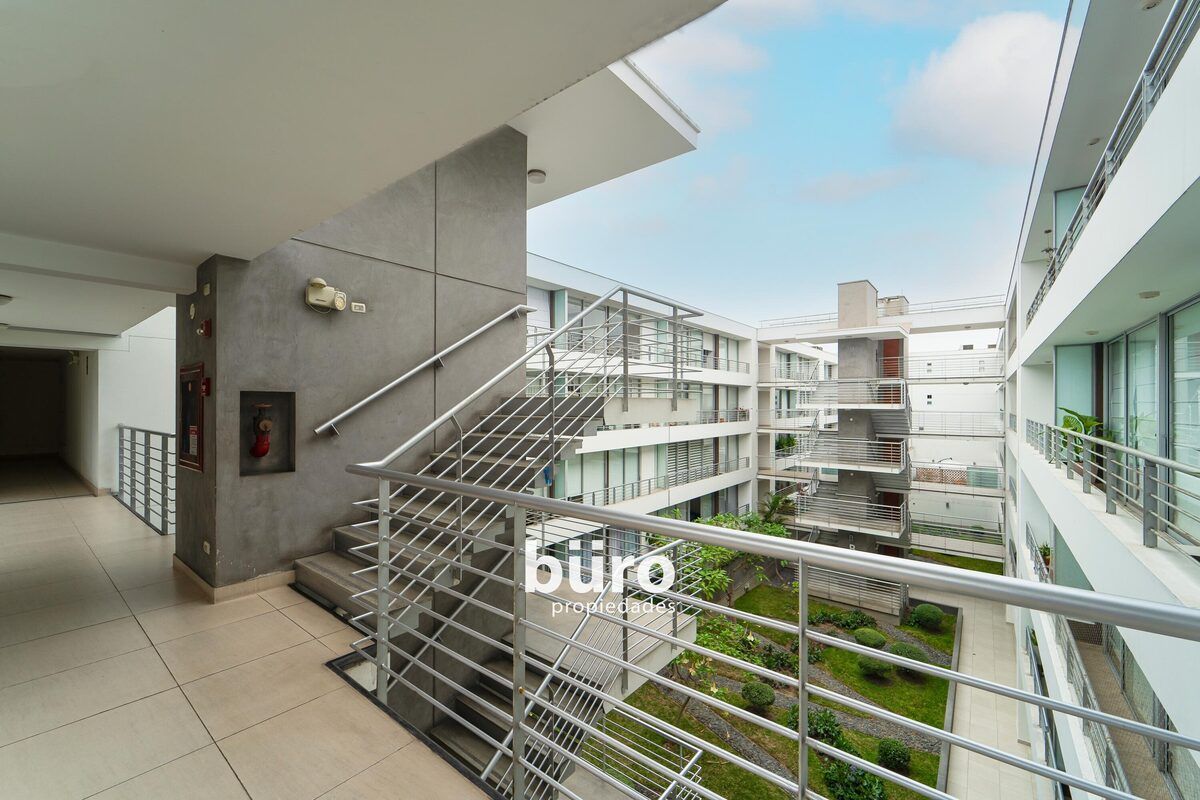 13 de 23: Vista interna del edificio