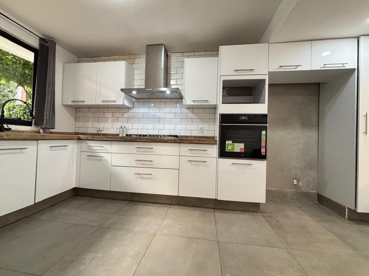 6 of 41: Detalle cocina