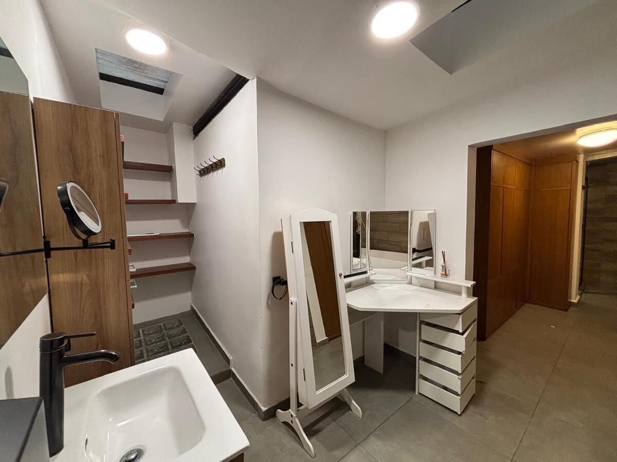 20 of 41: Detalles Baño