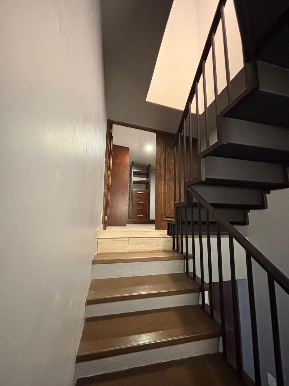 22 of 41: Detalle escaleras