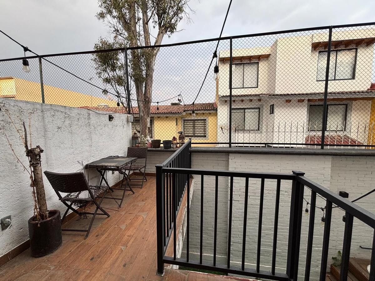 24 of 41: Terraza