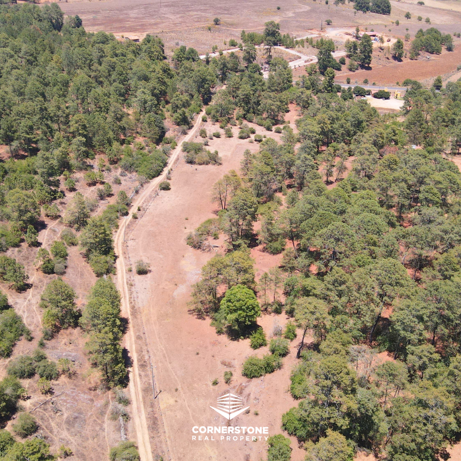 4 of 12: Terreno en venta cerca de Tapalpa, a pie de carretera