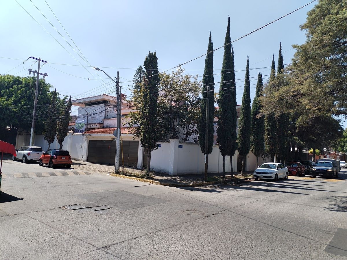 1 de 15: Esquina Carlos Dickens