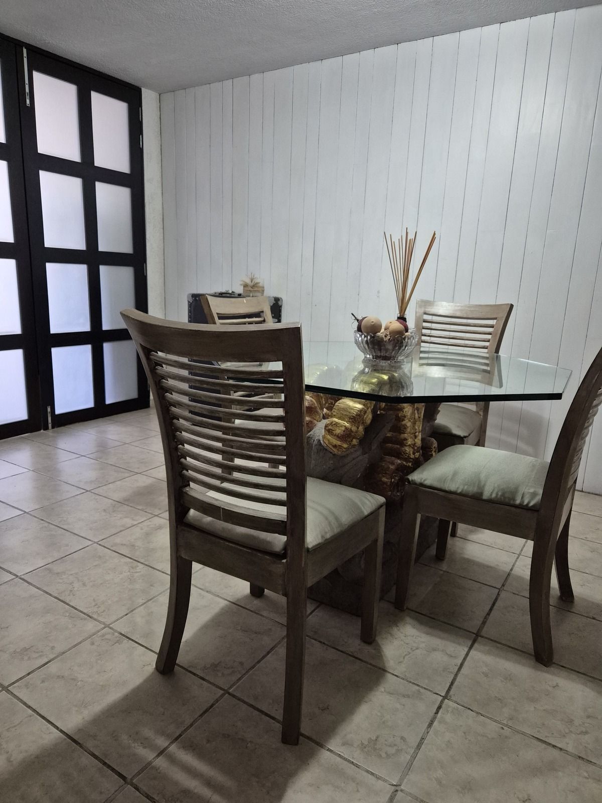 15 of 36: Antecomedor