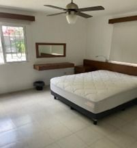 Habitación planta baja, cama Queen Size