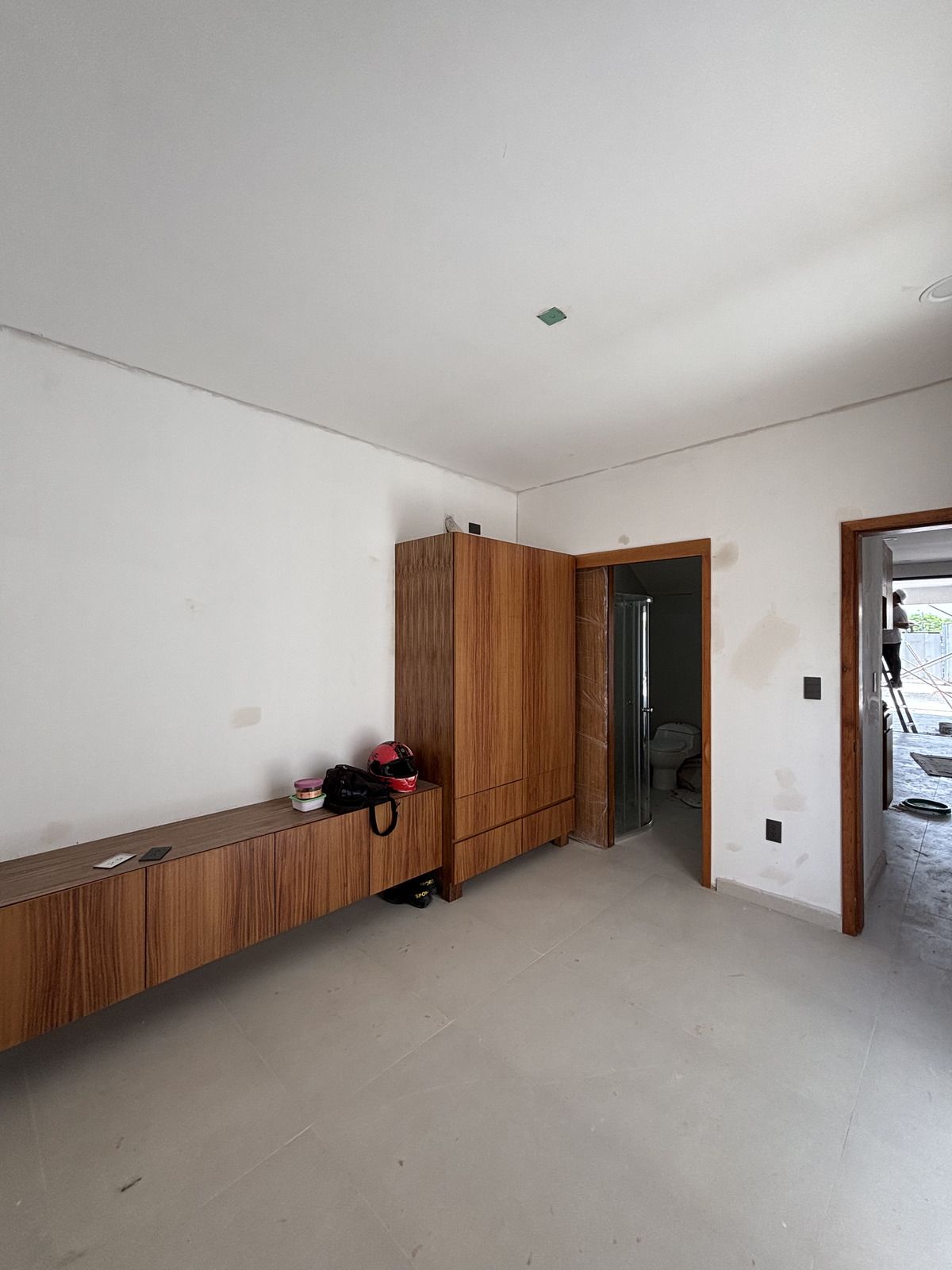 12 of 37: SALA OBRA BLANCA