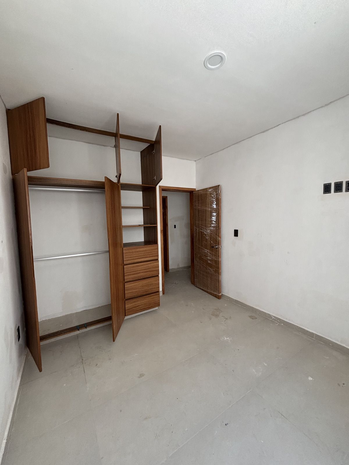 23 of 37: RECAMARA OBRA BLANCA