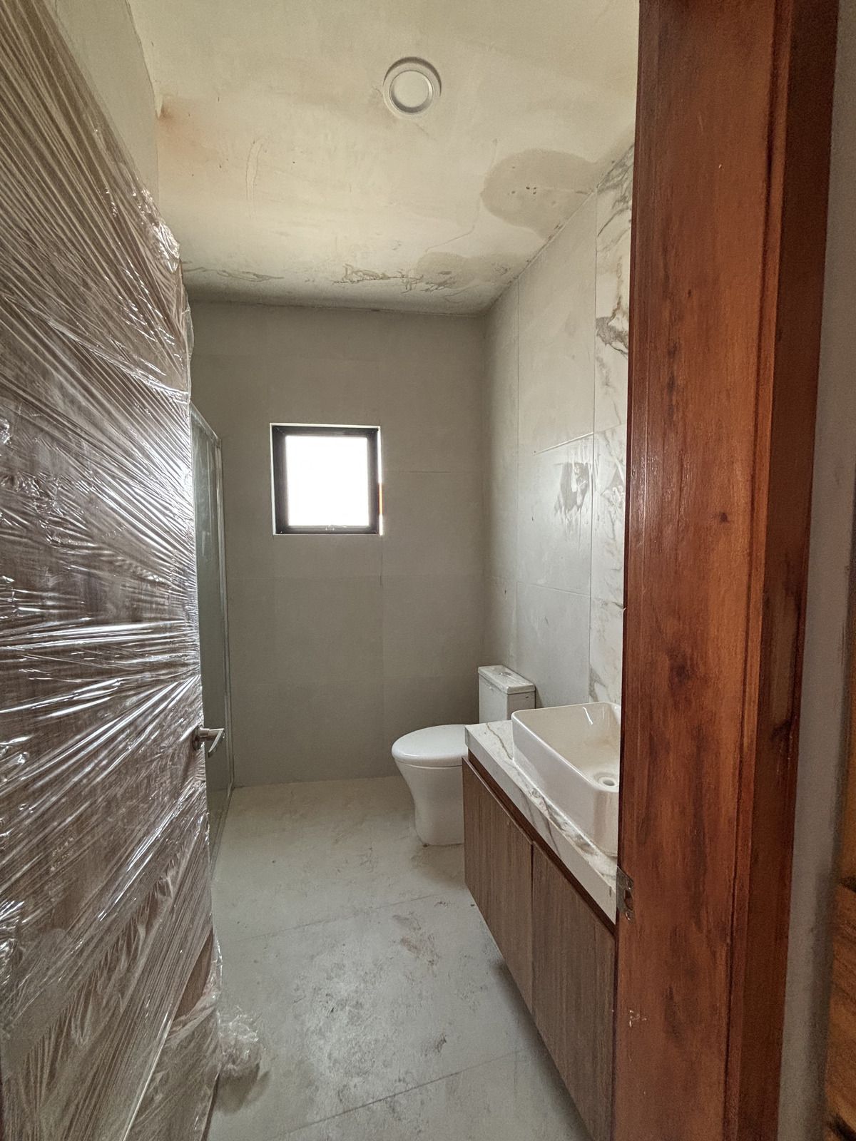 29 of 37: BAÑO OBRA BLANCA