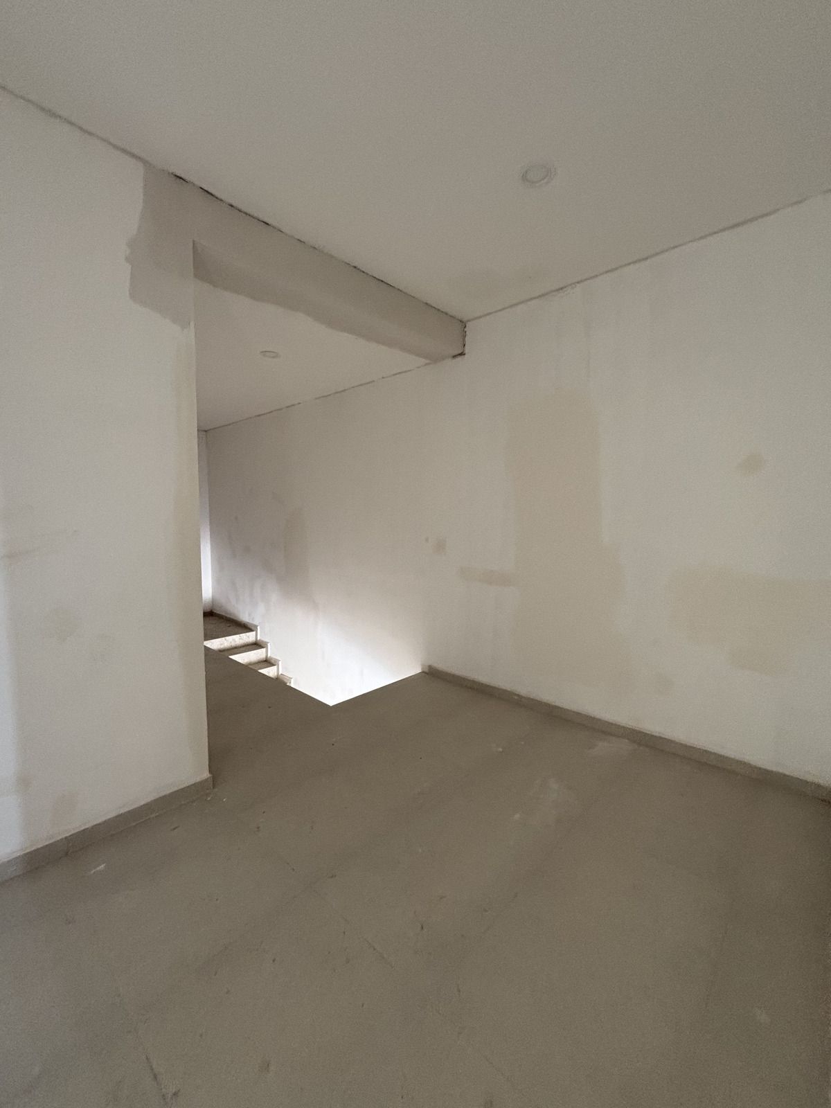 34 of 37: CUARTO DE TV OBRA BLANCA