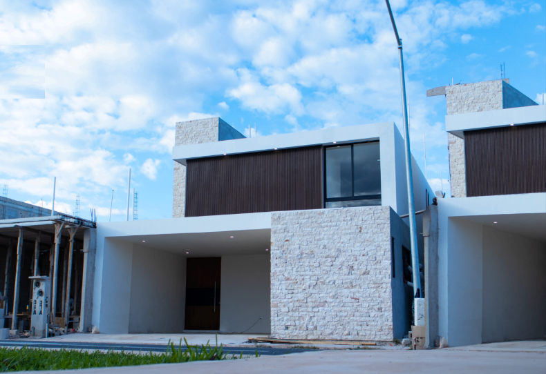 1 of 17: Fachada Principal