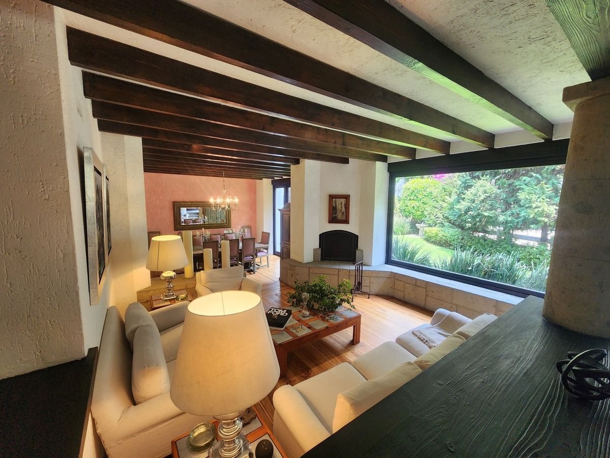 2 of 47: Sala-comedor