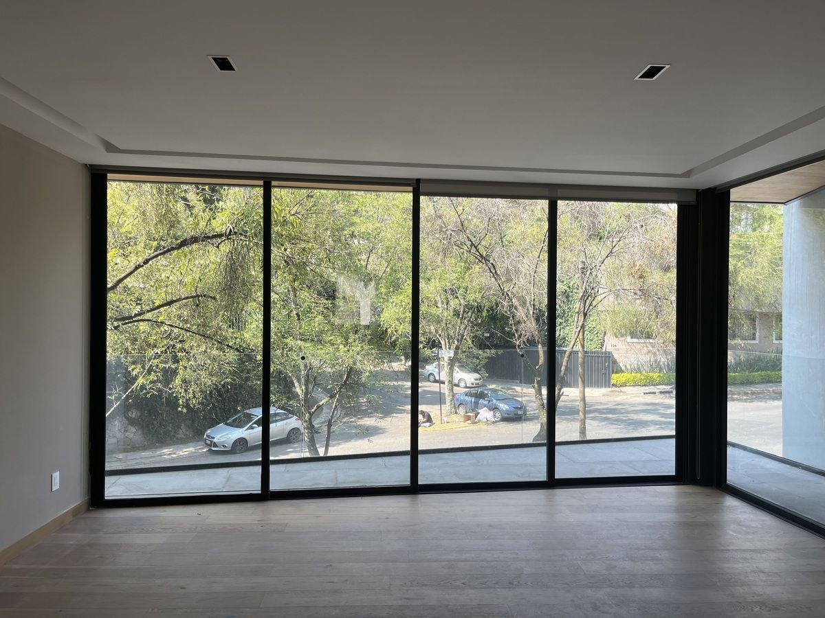 2 de 18: Sala y comedor