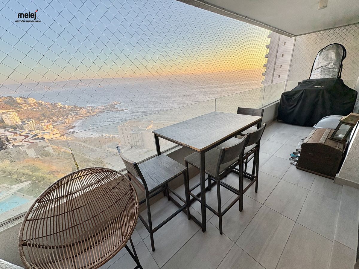 1 de 19: Terraza con vista al Mar