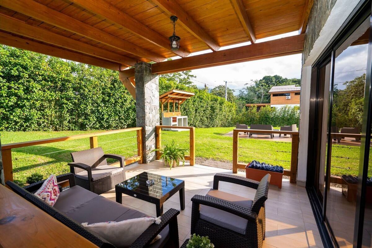 4 of 18: Terraza 1 mivel