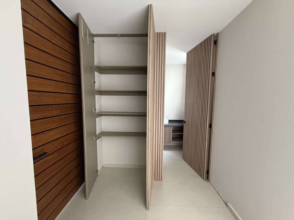 4 de 22: Acceso al baño de visitas