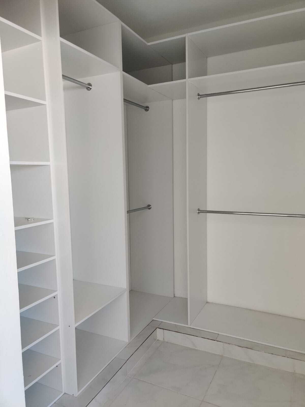 4 de 6: walk-in closet