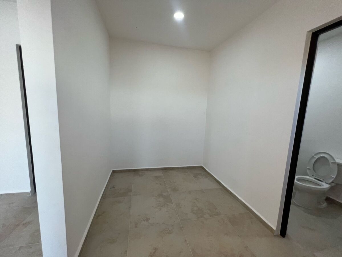 26 de 34: Closet Recamara principal